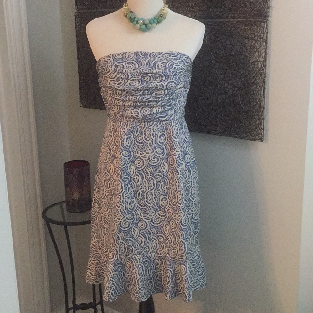 Blue & white patterned dress